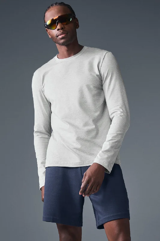 Men's Sustainable Recycled Material Casual Shirts for Eco - Conscious ConsumersConquer Reform Crewneck Long Sleeve - Athletic Heather Grey