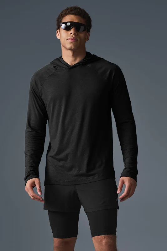 Men's Tailored Fit Checkered Casual Shirts in Multicolor for a Smart - Casual EnsembleCore Hooded Runner - Black