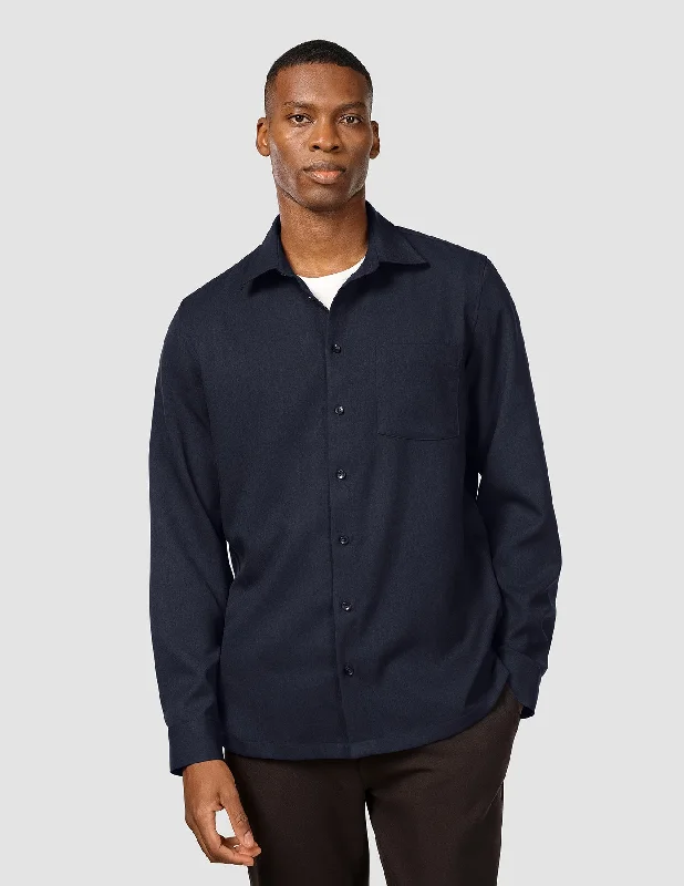 Men's Two - Tone Contrast Panel Casual Shirts in White and Navy for a Stylish and Eye - Catching DesignEffortless Shirt Dark Navy