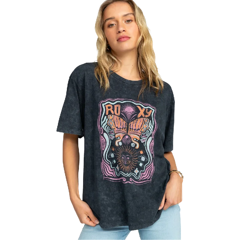 Men's Short - Sleeve Linen Casual Shirts in Light Khaki for a Breathable Summer OptionWomen's Girl Need Love C Oversized Tee