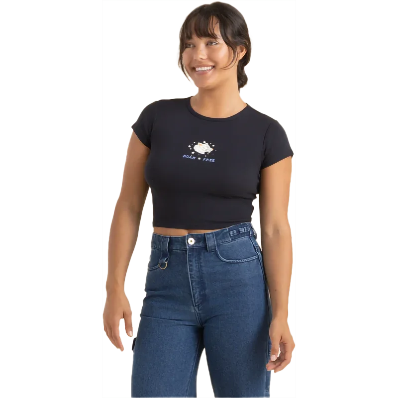 Men's Wrinkle - Resistant Polyester Blend Casual Shirts for Easy Travel and MaintenanceWomen's Roam Icon Tee