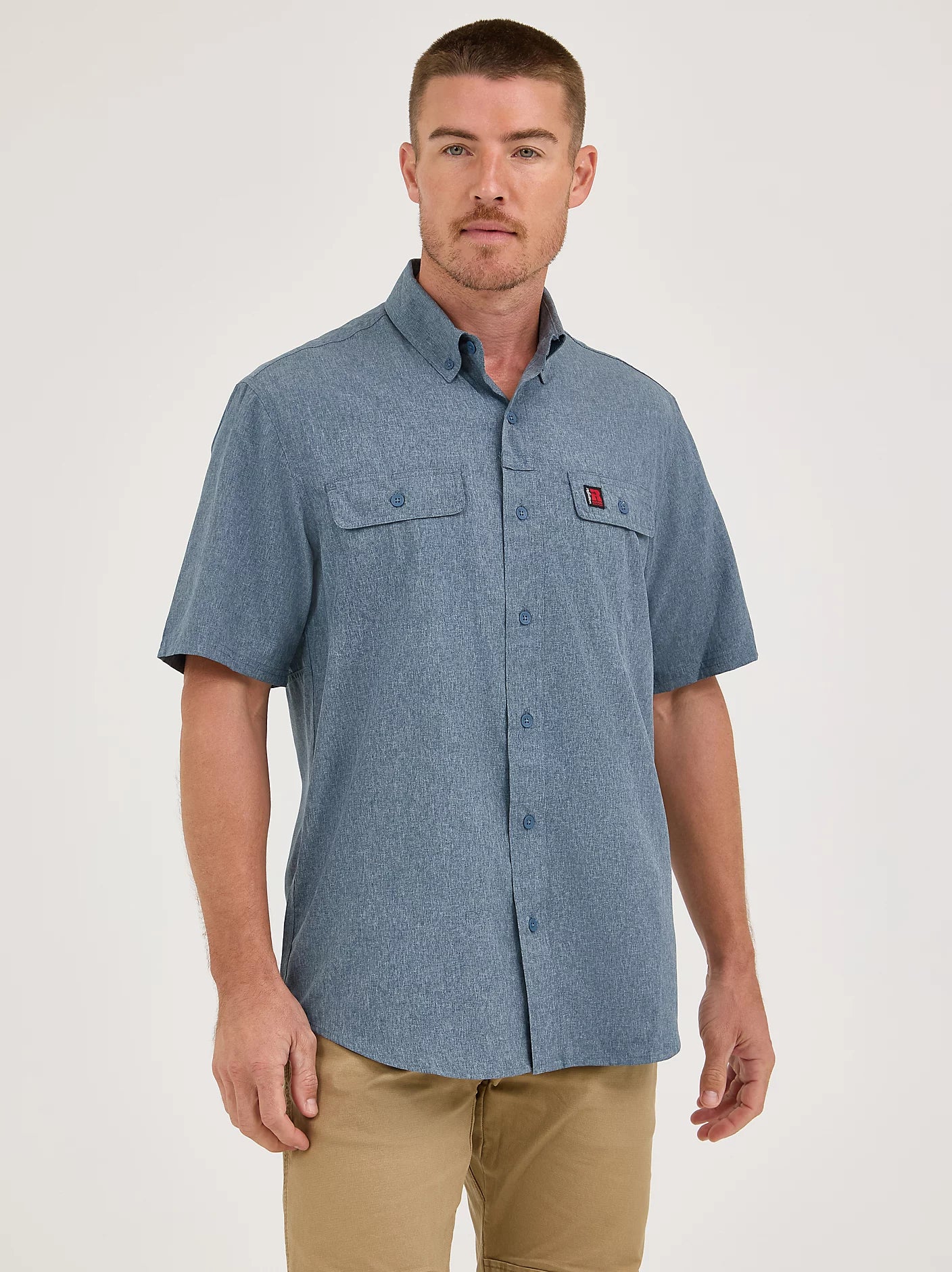 Men's Moisture - Wicking Performance Fabric Casual Shirts for Outdoor ActivitiesWrangler RIGGS Men's Lightweight Vented Button-Down Short Sleeve Work Shirt