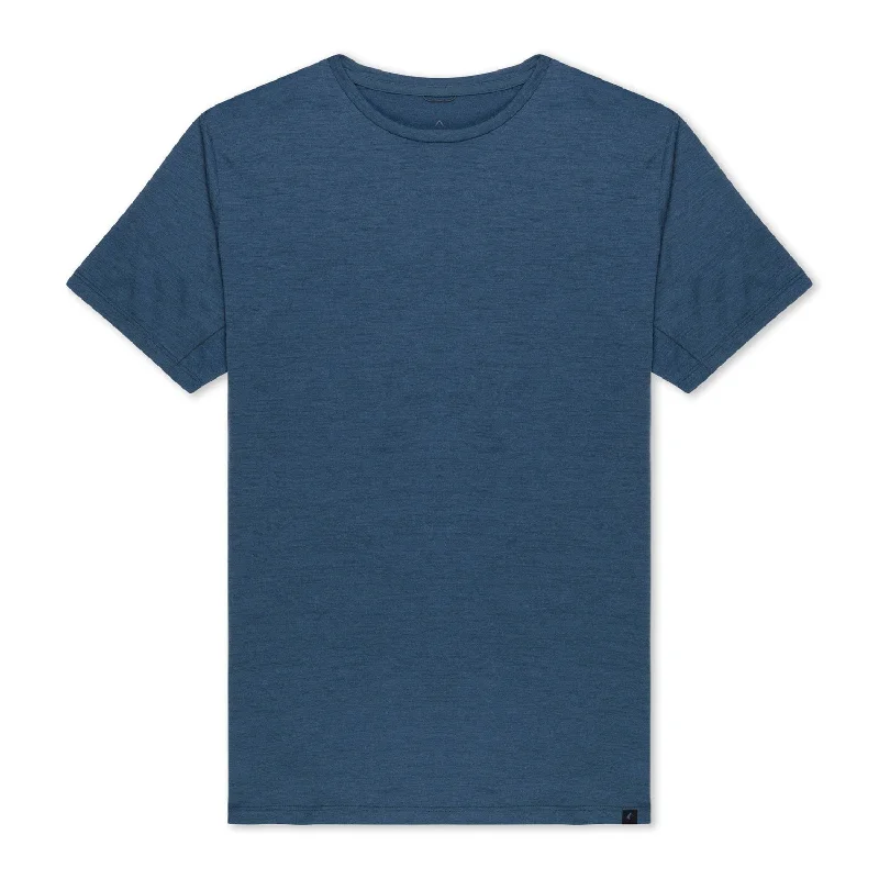 Men's Button - Down Oxford Casual Shirts in Crisp White for a Classic and Versatile StyleMen's Pursuit Merino Tee