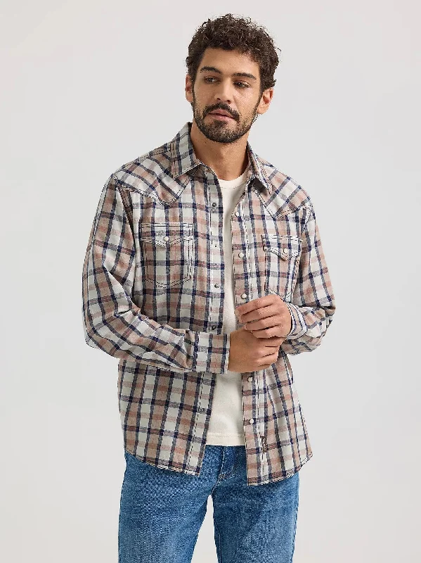 Men's Thermal - Lined Casual Shirts in Black for Added Warmth in Cold WeatherWrangler Men's Retro® Premium Snap-Up Plaid Long Sleeve Work Shirt