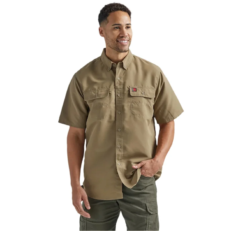 Plus Size Men's Plaid Flannel Casual Shirts in Earth Tones for a Cozy Fall OutfitWrangler® RIGGS® Men's Lightweight Moisture-Wicking Short Sleeve Work Shirt