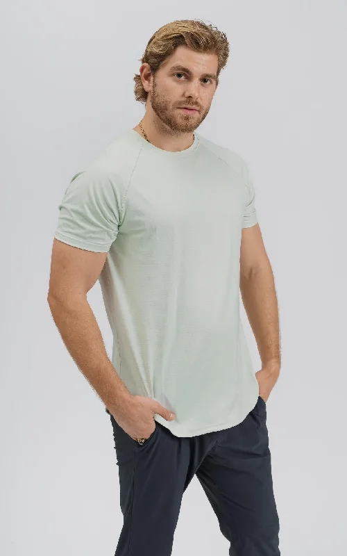 Men's Thermal - Lined Casual Shirts in Black for Added Warmth in Cold WeatherMen's Lux-Tech Shirt in Dewkist