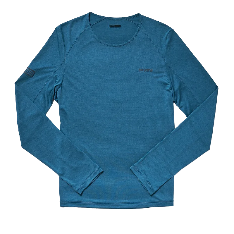 Plus Size Men's Striped Chambray Casual Shirts with a Spread Collar for a Preppy AppearanceMen's Run All Day Long Sleeve Tee