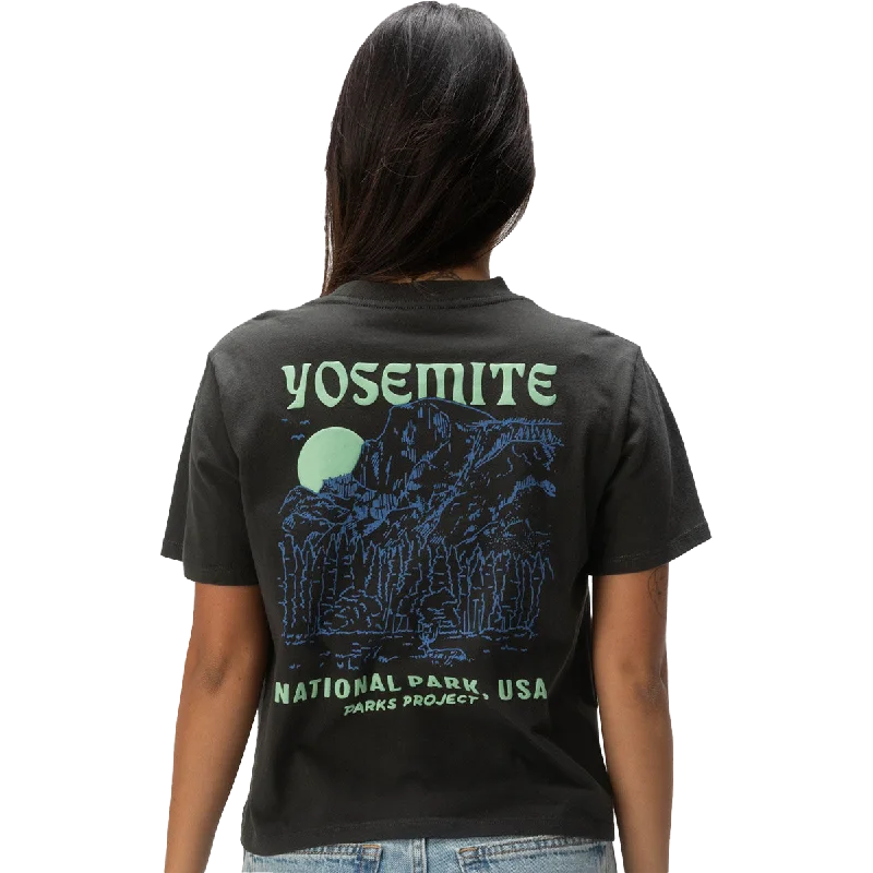 Men's Embroidered Detail Casual Shirts in Beige for a Touch of EleganceWomen's Yosemite Puff Print Short Sleeve Boxy Tee