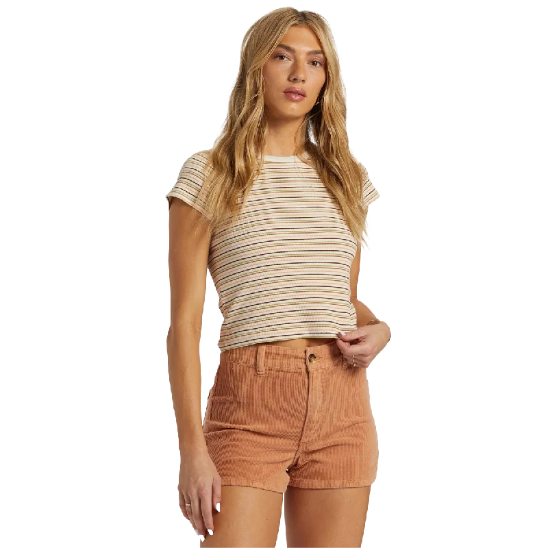 Men's Two - Tone Contrast Panel Casual Shirts in White and Navy for a Stylish and Eye - Catching DesignWomen's Feelin It Tee