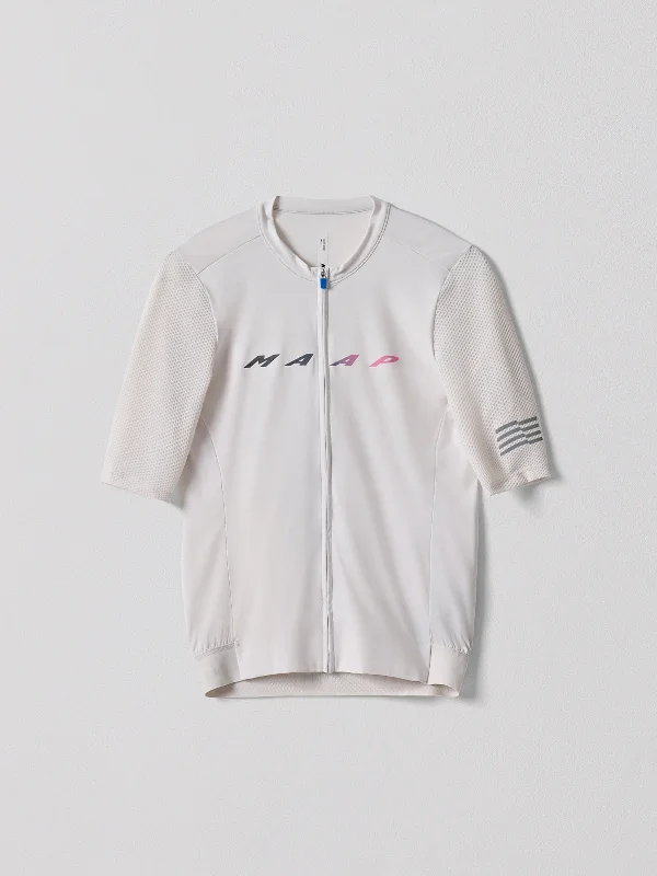 Men's Retro Soccer Jerseys of Famous Clubs from the 90s for Nostalgic Football EnthusiastsBlurred Evade Pro Base Jersey 2.0