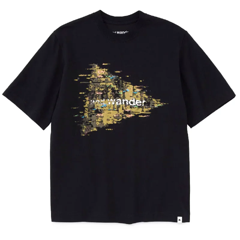 Men's printed Hawaiian t - shirts for tropical vacationsAnd Wander Noizy Logo Printed T-Shirt Black