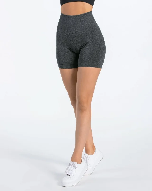 Men's ripped denim shorts for a trendy streetwear aesthetic   Classy Short "Dunkelgrau"