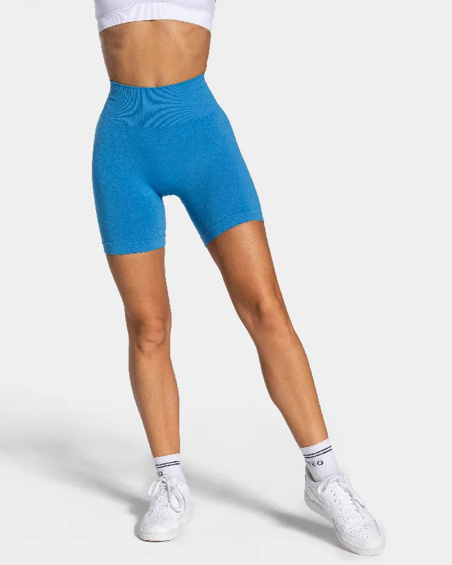 Men's moisture - wicking performance shorts for sweaty outdoor activities   Classy Short "Sommerblau"