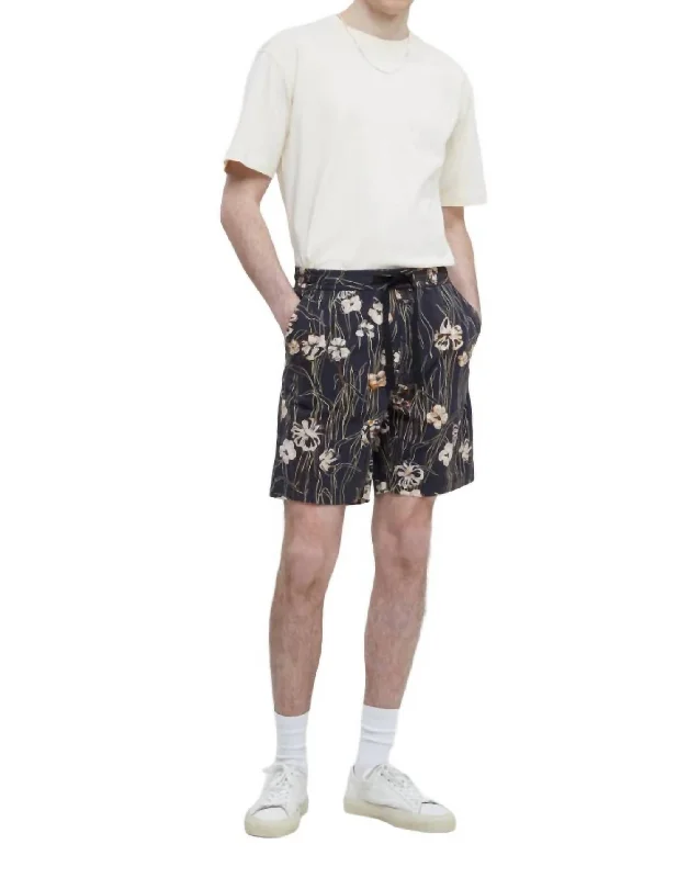 Men's pleated front twill shorts for a classic and sophisticated appearance   Flower Print Short In Black Floral