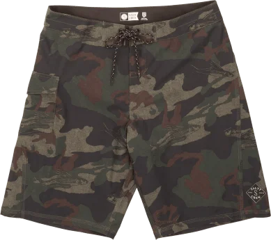 Men's pleated front twill shorts for a classic and sophisticated appearance   LOWTIDE BOARDSHORT CAMO