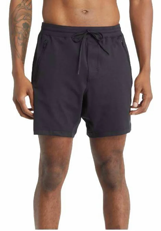 Men's camo print cargo shorts for outdoor adventures Men Conquer Reform Short In Black