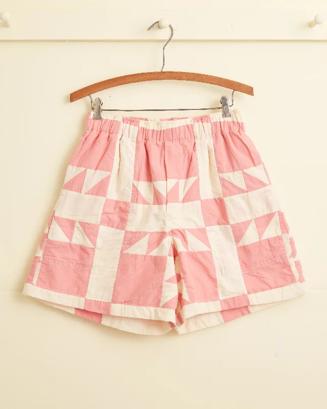 Men's pleated front twill shorts for a classic and sophisticated appearance   Pink Quilt Shorts