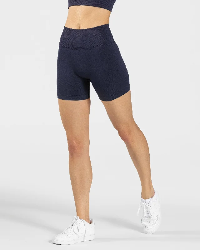 Men's ripped denim shorts for a trendy streetwear aesthetic   Sensation Mini Short "Dunkelblau"