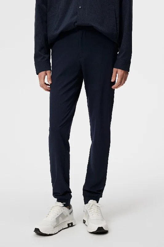 Men's pleated front twill shorts for a classic and sophisticated appearance   Cuff Jogger Pant