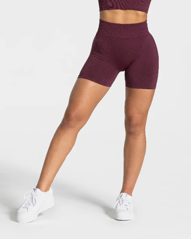 Men's adjustable - length convertible shorts for versatile use   Statement Scrunch Short "Pflaume"