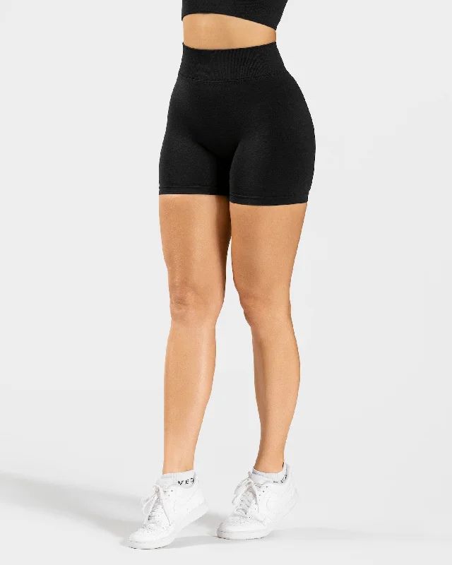 Men's wide - leg linen blend shorts for a relaxed beachside vibe    Statement Scrunch Short "Schwarz"