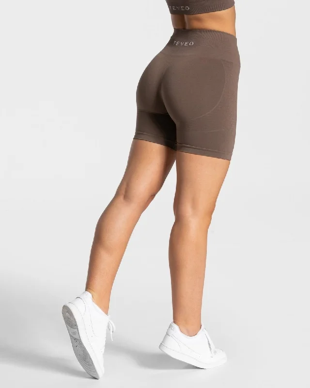 Men's ripped denim shorts for a trendy streetwear aesthetic   True Short "Braun"