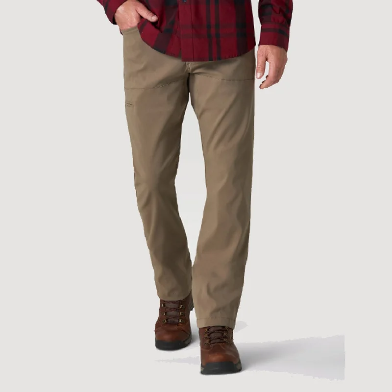 Men's floral print silk blend shorts for a unique night - out look   Wrangler® ATG Men's Synthetic Utility Pant